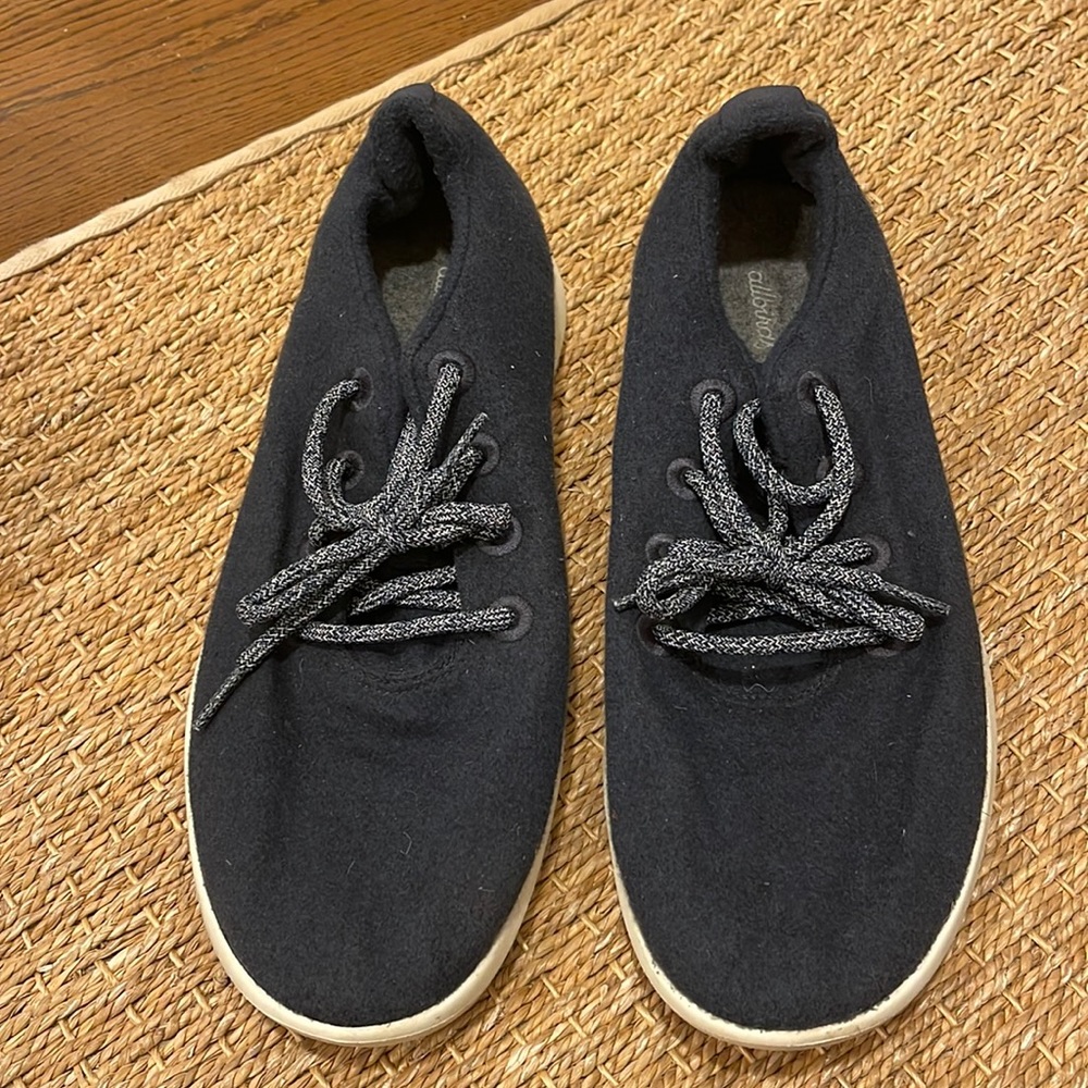 WORN ONCE navy AllBirds Men’s wool runners sneakers size 12